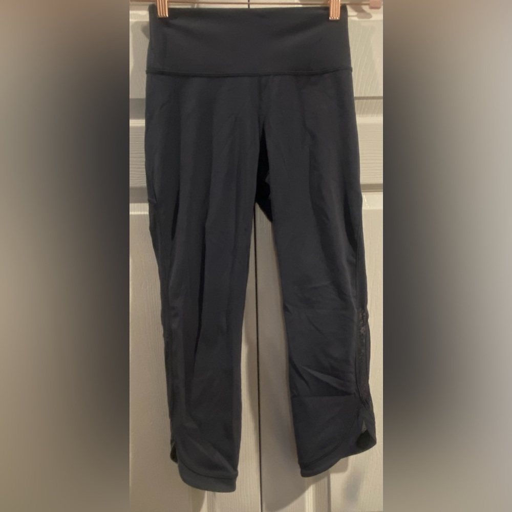 Lululemon Leggings Cropped Size 6 Sheer Calf Exercise Athleisure - Gray Black